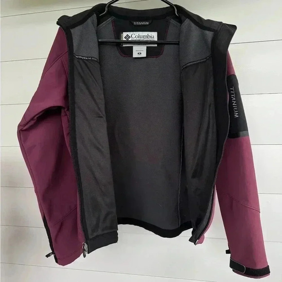 Columbia Women’s Titanium‎ Full Zip Polyester Lined Jacket Size Medium - Picture 3 of 8